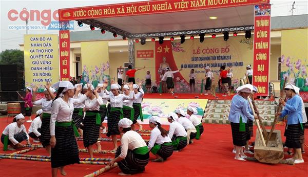 Xây dựng và phát triển văn hóa, con người toàn diện