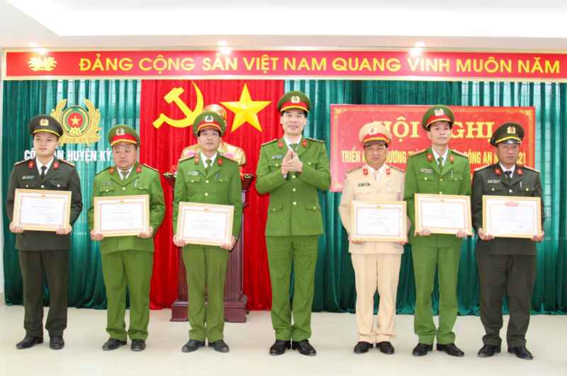 Công an Kỳ Sơn triển khai chương trình công tác năm 2021