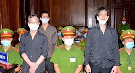 Lại kiểu 'khóc thuê' sau phiên tòa