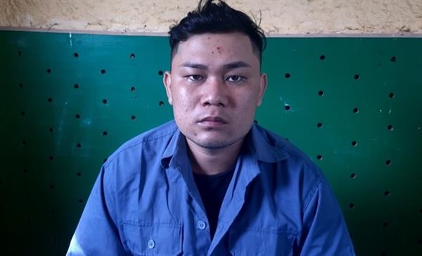 Kẹp chung tiền giả với tiền thật đi mua hàng