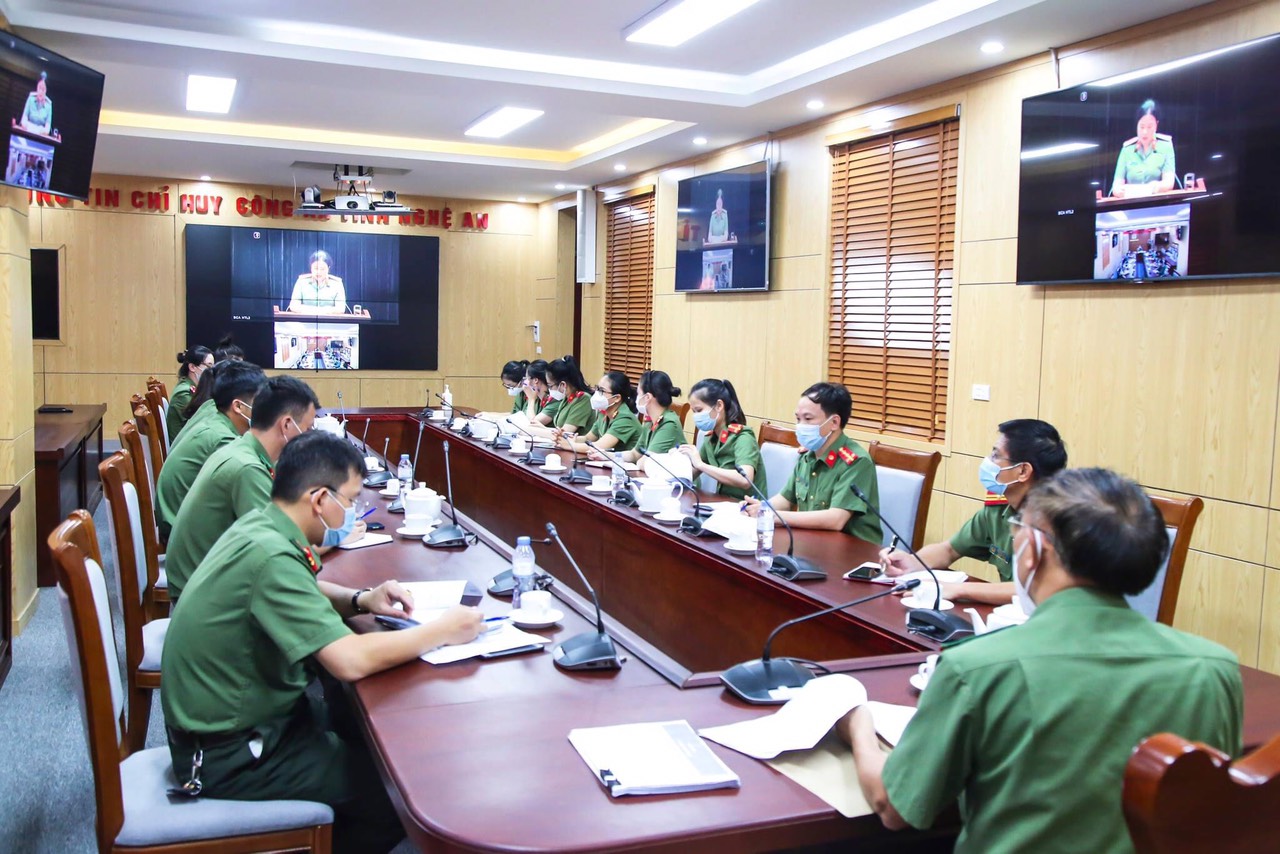 Tập huấn tiêm chủng Vaccine phòng Covid-19 cho lực lượng y tế CAND