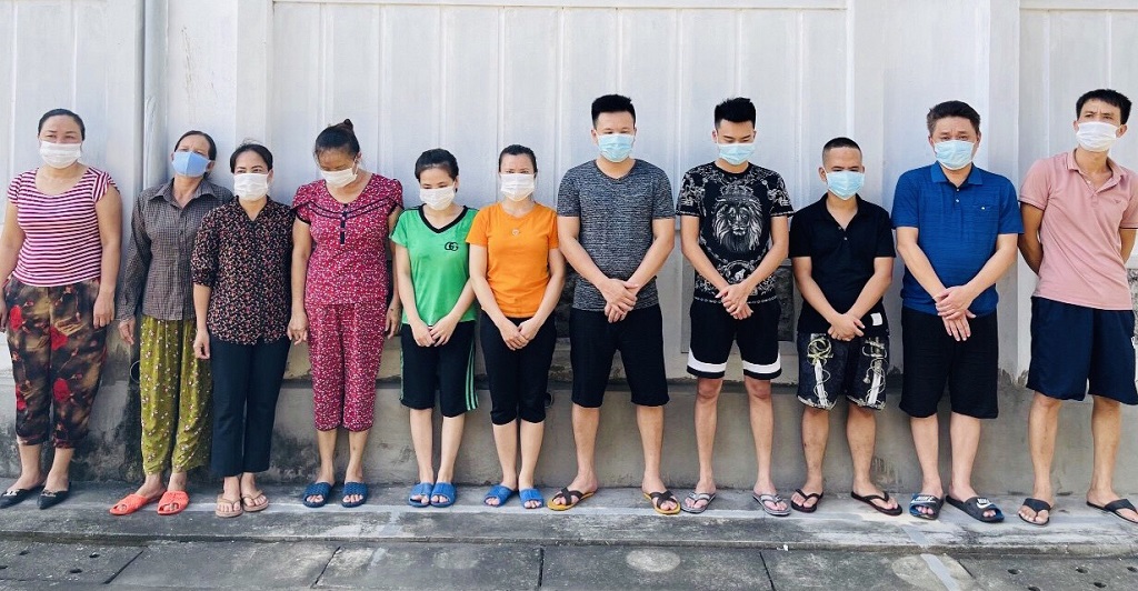 Các đối tượng trong đường dây đánh bạc bằng hình thức ghi số lô, số đề bị Công an huyện Diễn Châu bắt giữ