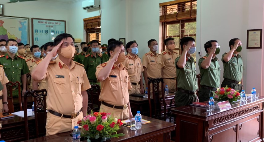 Các đại biểu và học viên tại lễ khai giảng