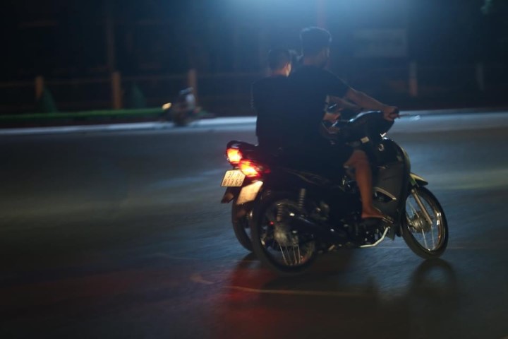 Nhiều thanh niên lạng lách đánh võng