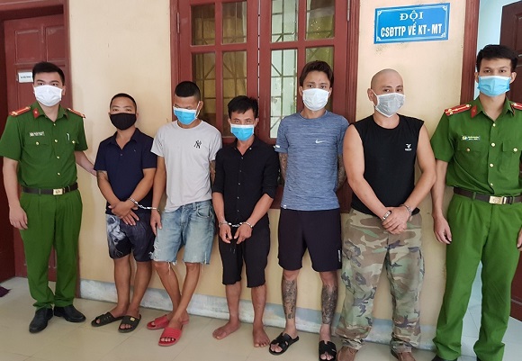 01 ngày, bắt 02 vụ tàng trữ, sử dụng trái phép chất ma tuý