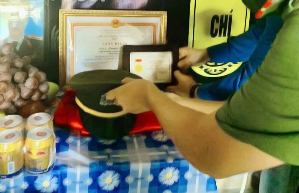 Truy tặng Huy hiệu 'Tuổi trẻ dũng cảm' cho Trung uý Nguyễn Văn Chiến