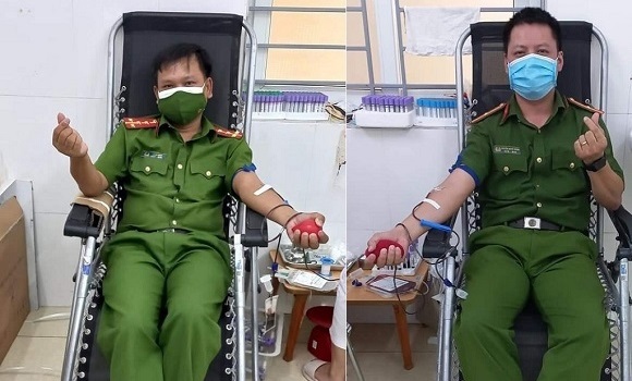 Hai cán bộ Công an Nghệ An hiến máu cứu cháu bé nguy kịch