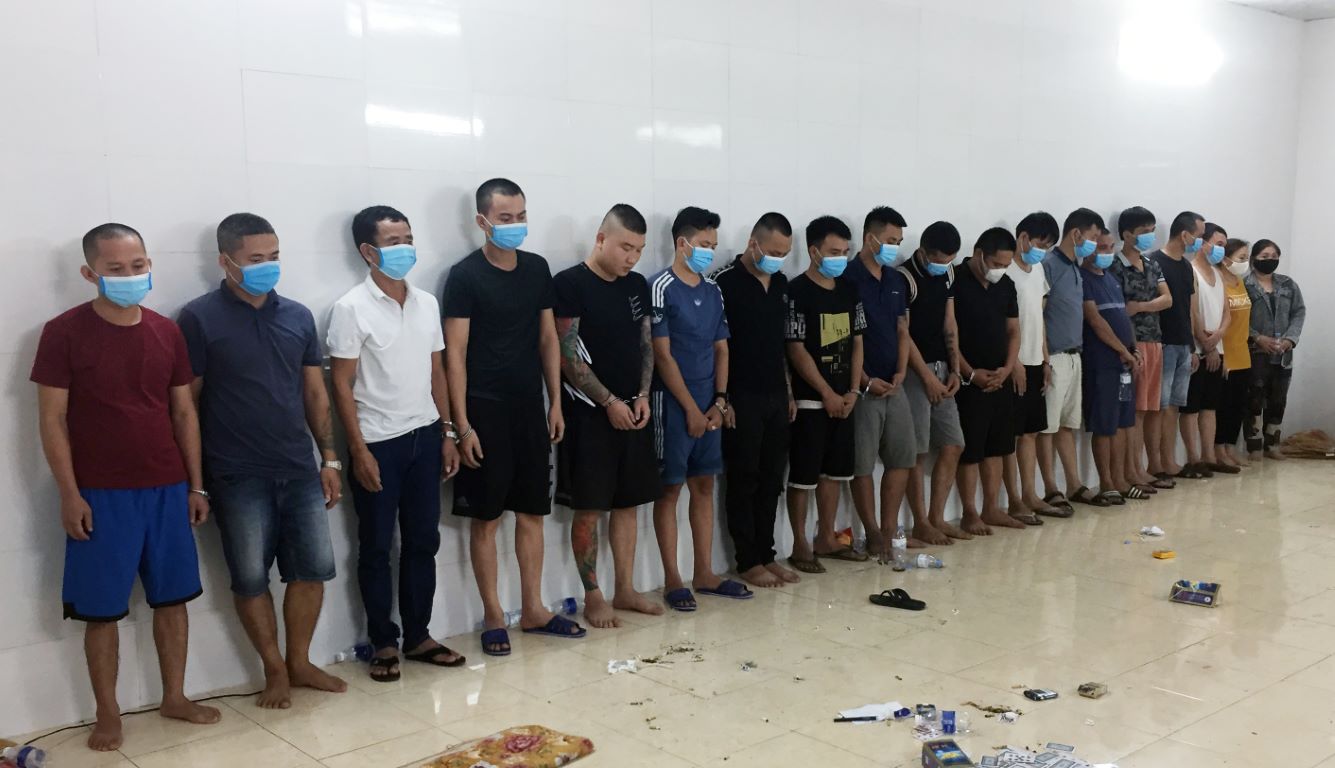 Các đối tượng bị bắt tại hiện trường