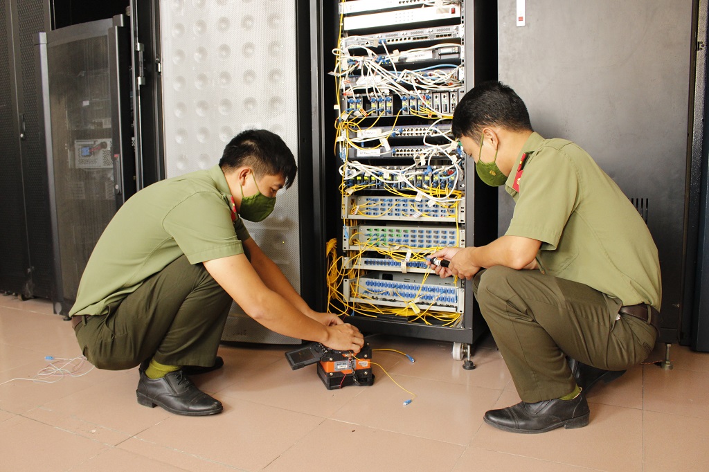 Xử lý sự cố đường truyền mạng máy tính kết nối đến Công an các đơn vị, địa phương