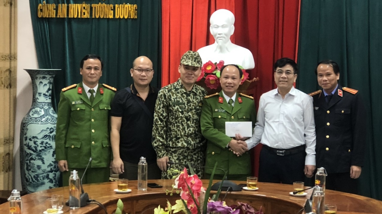 Lãnh đạo UBND huyện Tương Dương khen thưởng đột xuất Ban chuyên án
