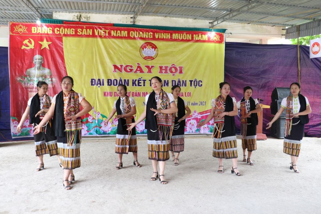 Văn nghệ chào mừng