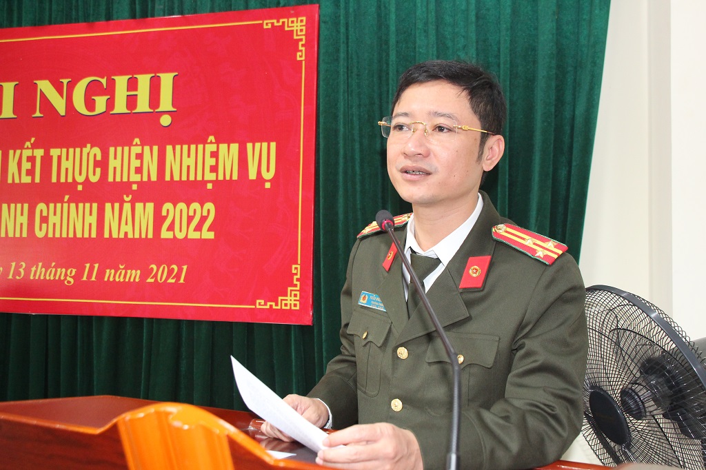 Đồng chí Thượng tá Trần Ngọc Tuấn, Bí thư Đảng ủy, Trưởng phòng Tham mưu phát biểu tại Hội nghị
