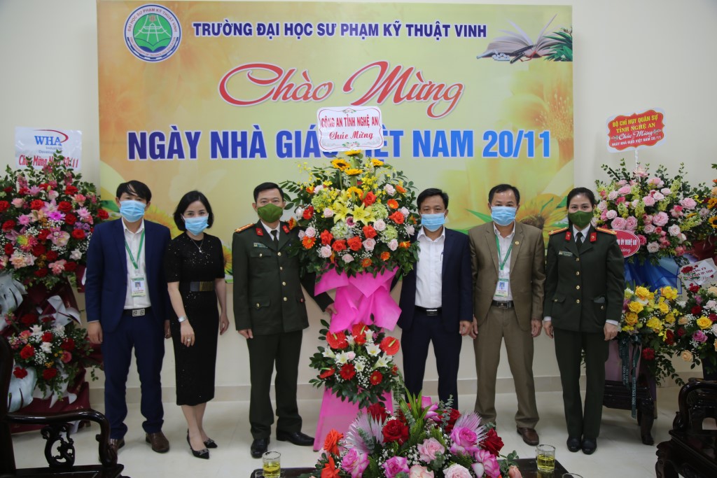 Chia vui với các thầy cô trường Đại học Sư phạm kỹ thuật Vinh