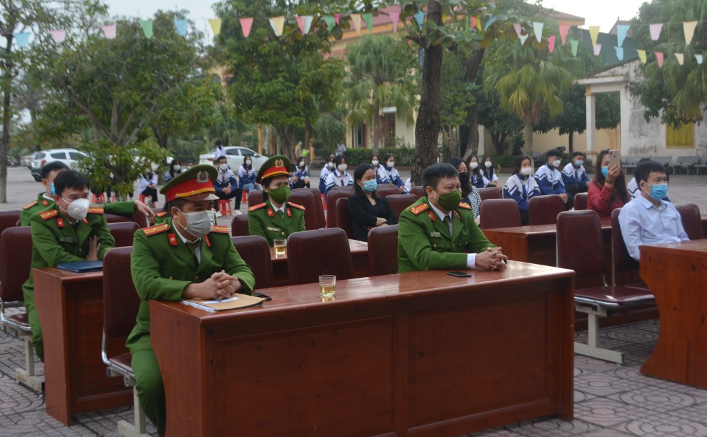 Tại buổi tuyên truyền có 60 đoàn viên thanh niên đại diện cho 22 chi đoàn học sinh, cán bộ, giáo viên, nhân viên Trường trung học phổ thông Thái Lão 