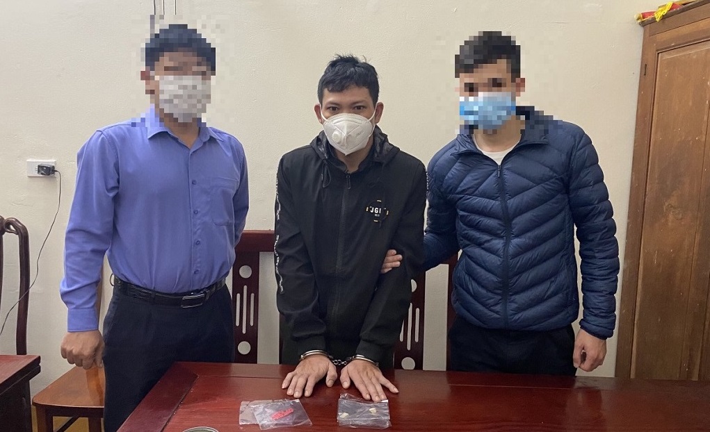Bắt đối tượng tàng trữ trái phép chất ma túy