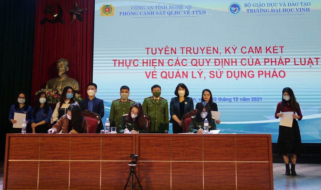 Tuyên truyền, ký cam kết thực hiện các quy định của pháp luật về quản lý, sử dụng pháo