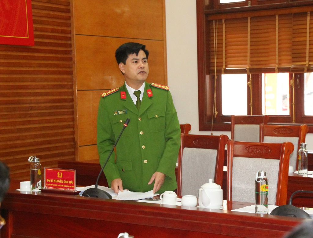 Đồng chí Đại tá Nguyễn Đức Hải, Phó Giám đốc Công an tỉnh phát biểu tại hội nghị
