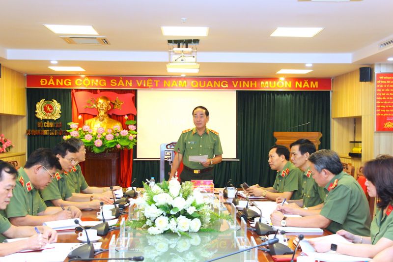 Trung tướng Trần Quốc Tỏ, Ủy viên Trung ương Đảng, Phó Bí thư Đảng ủy, Chủ nhiệm Ủy ban Kiểm tra Đảng ủy Công an Trung ương, Thứ trưởng Bộ Công an đã chủ trì Kỳ họp thứ 5 UBKT Đảng ủy Công an Trung ương, tháng 10/2021.