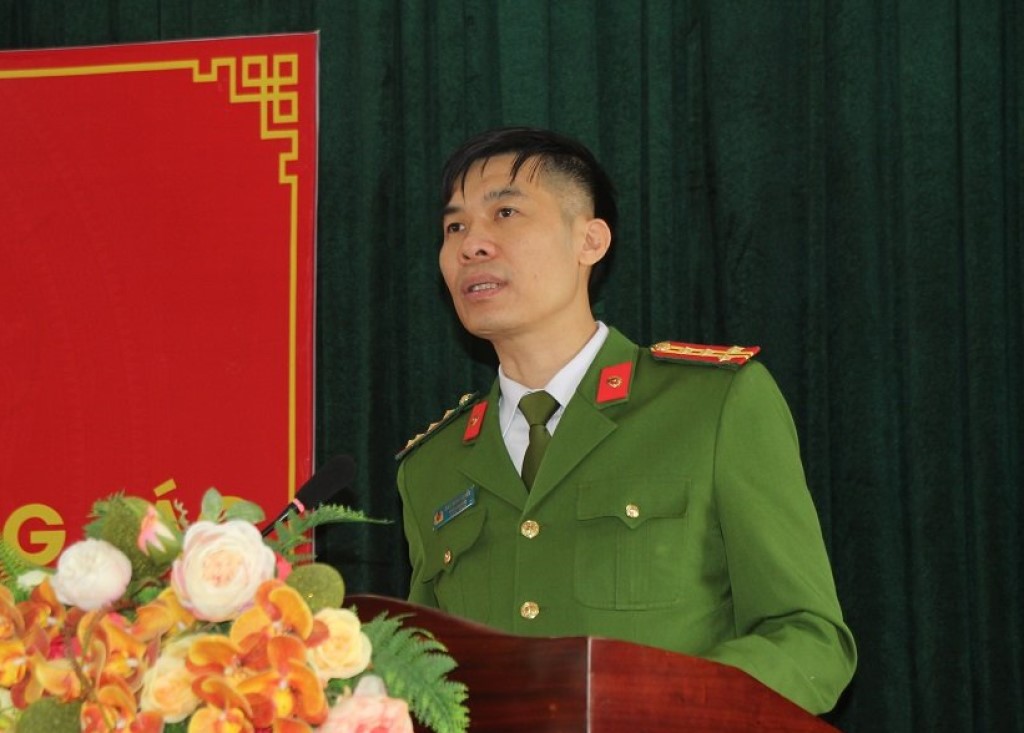 Đồng chí Đại tá Cao Minh Huyền, Phó Giám đốc Công an tỉnh phát biểu chỉ đạo Hội nghị