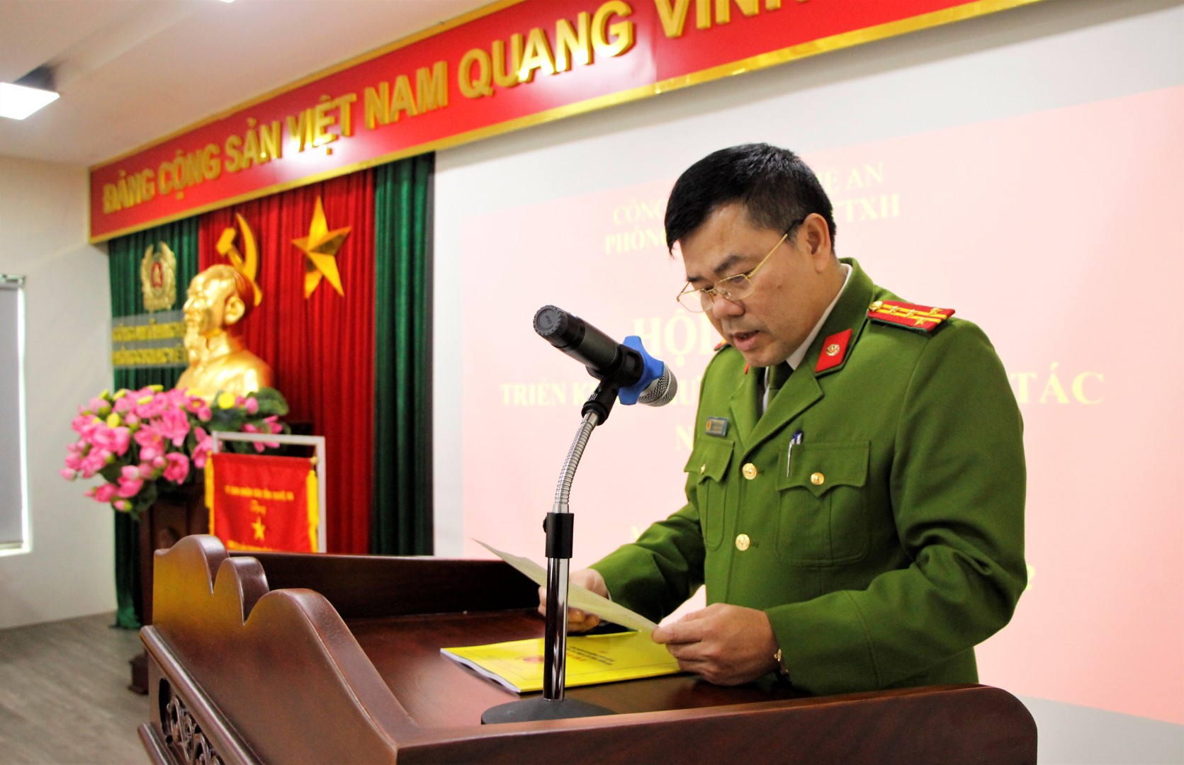 Đồng chí Đại tá Lương Thế Lộc - Trưởng phòng CS