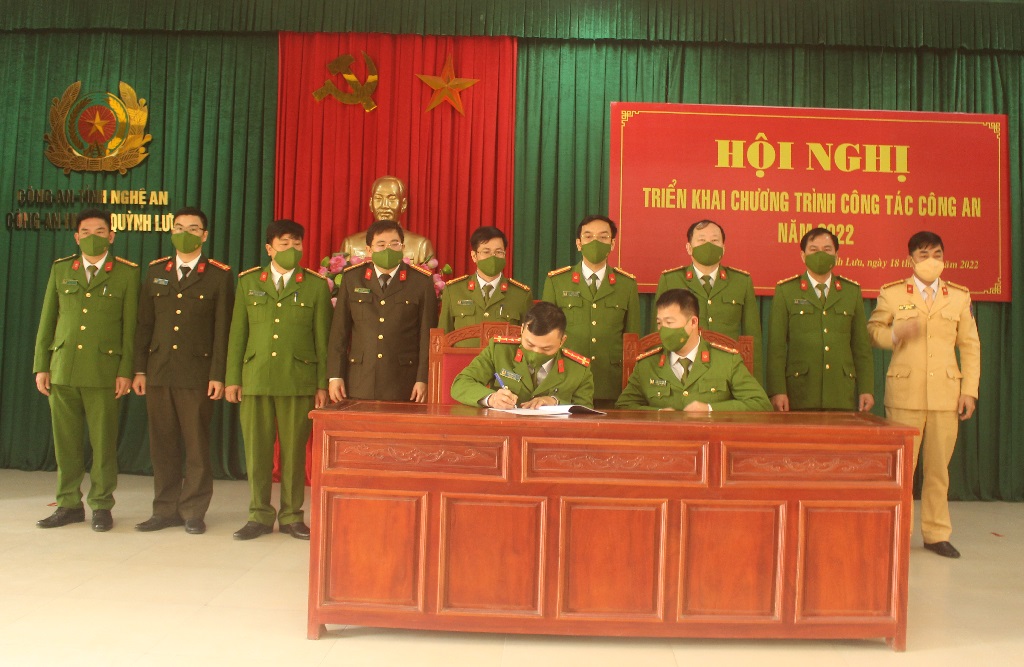 Ký cam kết thực hiện phong trào thi đua “Vì an ninh Tổ quốc” năm 2022