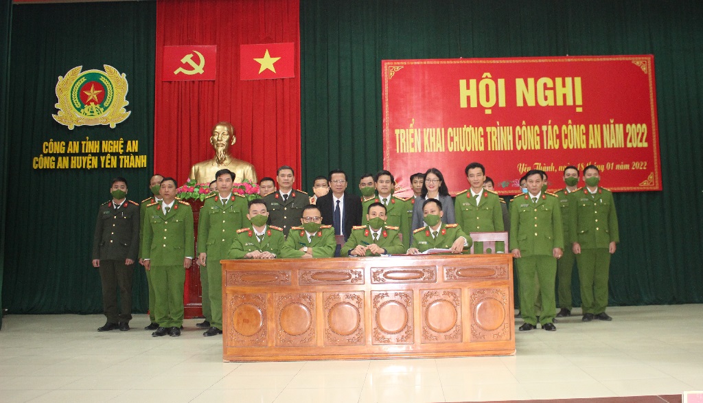 Ký cam kết thực hiện phong trào thi đua “Vì an ninh Tổ quốc” năm 2022