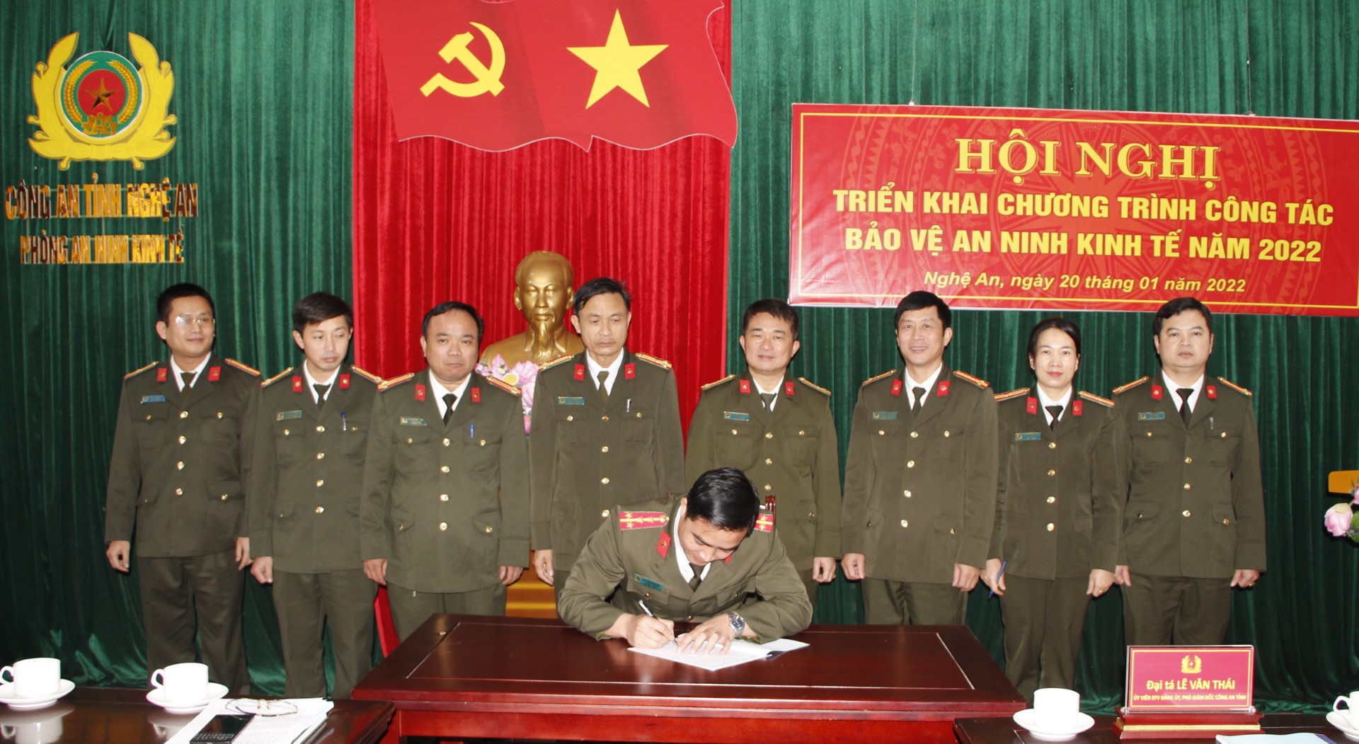 Kí cam kết thực hiện phong trào thi đua “Vì an ninh Tổ quốc” năm 2022