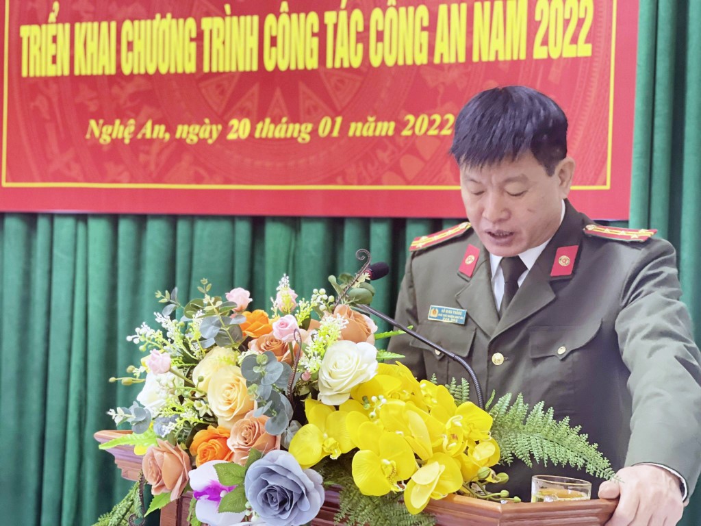 Đồng chí Đại tá Hồ Minh Thắng - Phó Chủ nhiệm Thường trực UBKT Đảng uỷ Công an tỉnh phát biểu tại Hội nghị