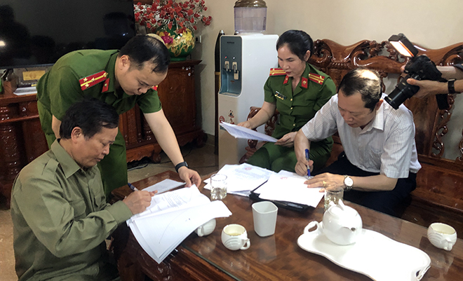 Cơ quan công an tiến hành các thủ tục khởi tố ông Lương Thanh Hải, nguyên trưởng ban Dân tộc tỉnh Nghệ An, vì liên quan đến sai phạm tại đề án Hỗ trợ phát triển kinh tế, xã hội dân tộc Ơ Đu tỉnh Nghệ An