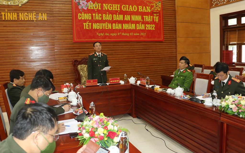 Đồng chí Thiếu tướng Phạm Thế Tùng, Ủy viên Ban Thường vụ Tỉnh ủy, Bí thư Đảng ủy, Giám đốc Công an tỉnh phát biểu tại Hội nghị
