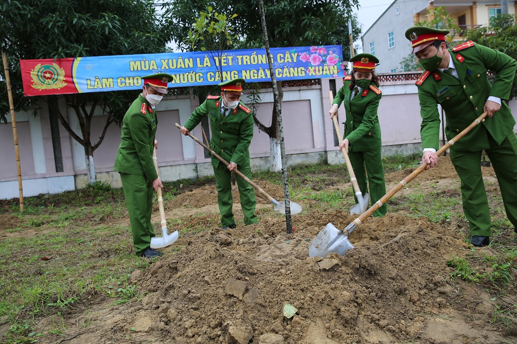 30 loại cây ăn quả được cán bộ, chiến sĩ Công an tỉnh Nghệ An trồng, góp phần bảo vệ môi trường