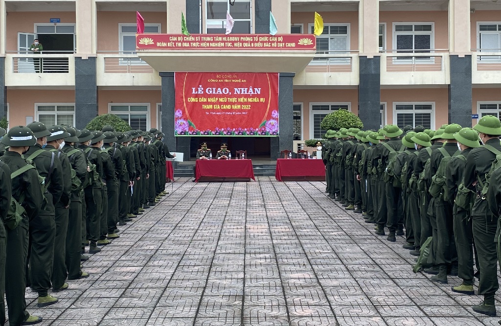 Công an tỉnh Nghệ An tổ chức Lễ giao, nhận công dân nhập ngũ thực hiện nghĩa vụ tham gia CAND năm 2022