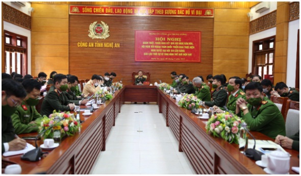Công an tỉnh Nghệ An học tập, quán triệt các chuyên đề quan trọng