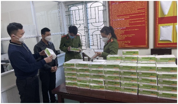 Thêm 2.000 que test Covid-19 không rõ nguồn gốc được thu giữ