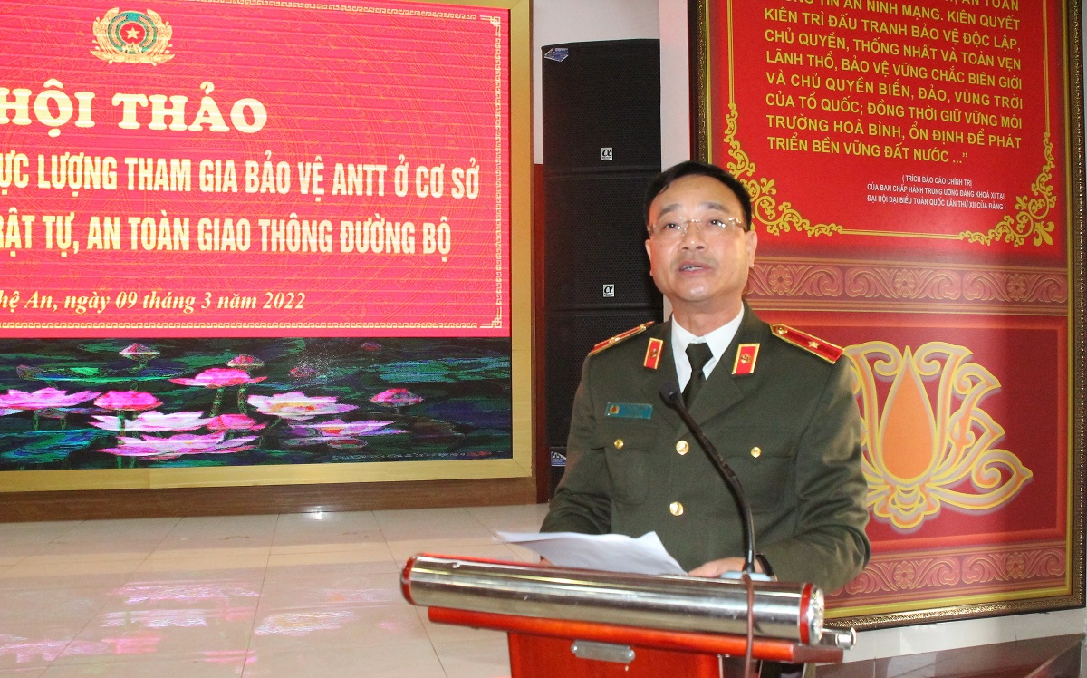 Đồng chí Thiếu tướng Phạm Thế Tùng, Giám đốc Công an tỉnh phát biểu khai mạc Hội thảo
