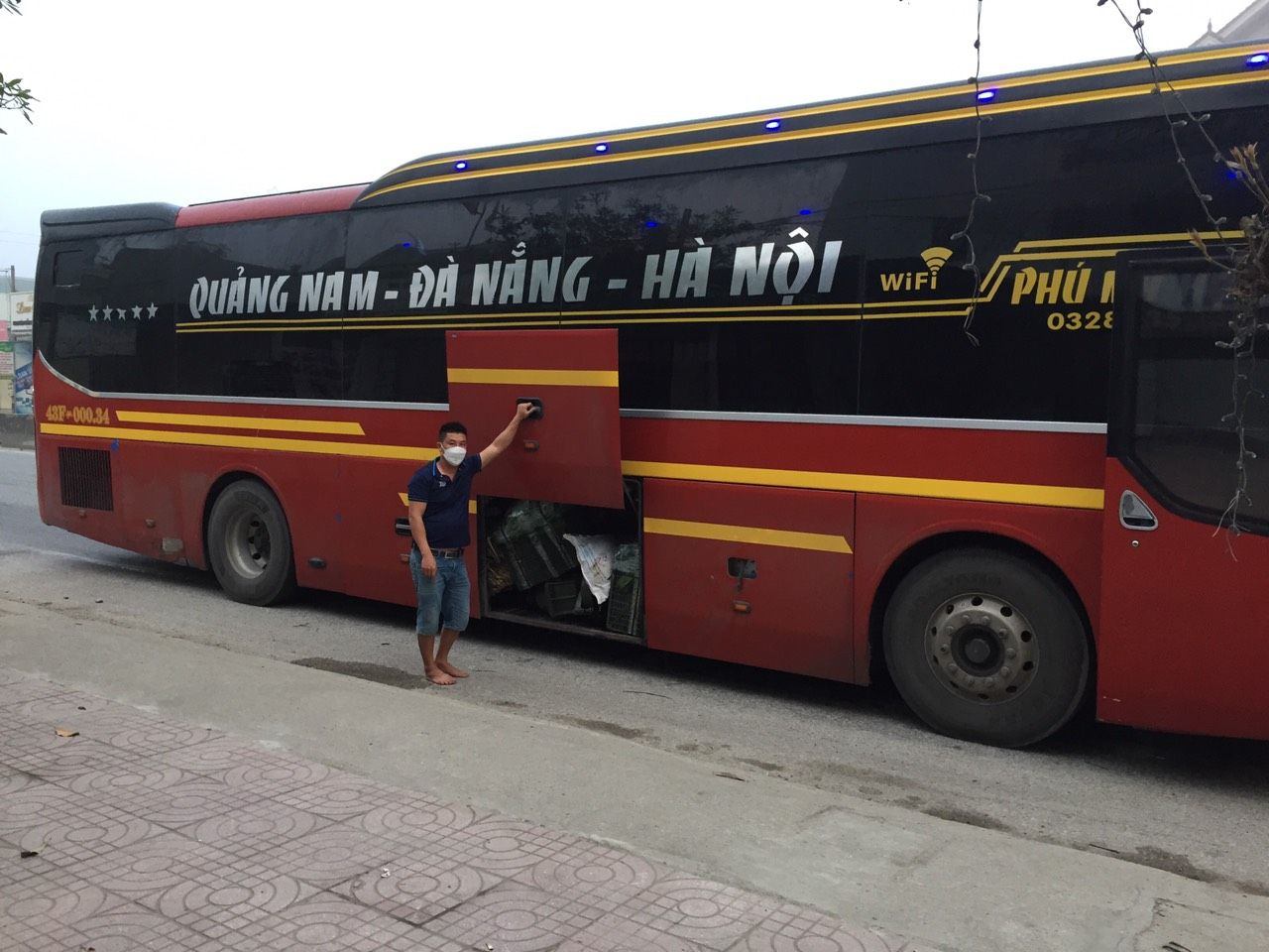Số động vật không giấy tờ được giấu trong khoang hành lý