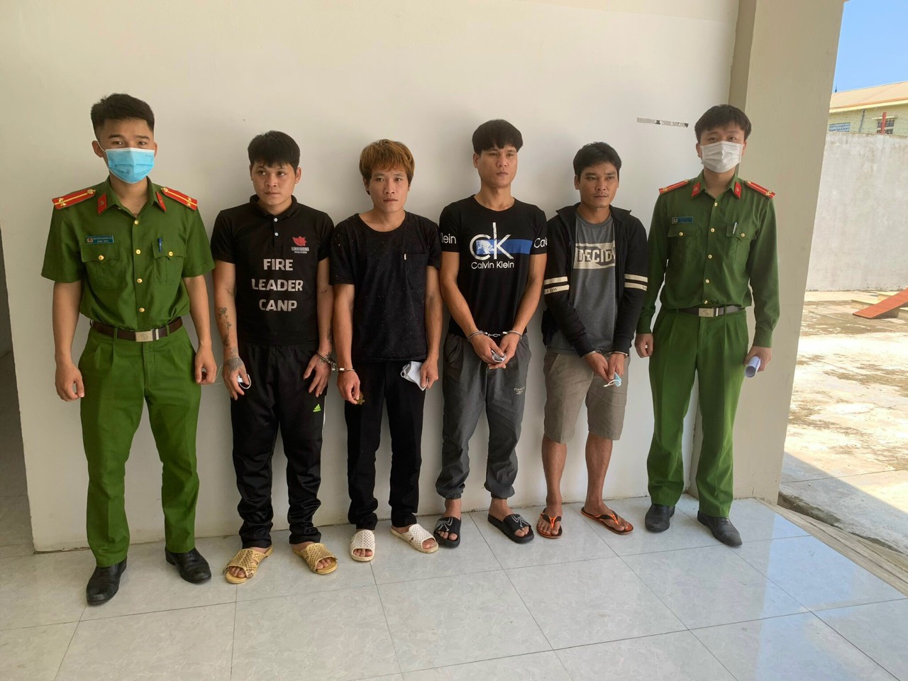 Các đối tượng bị bắt giữ tại cơ quan Công an