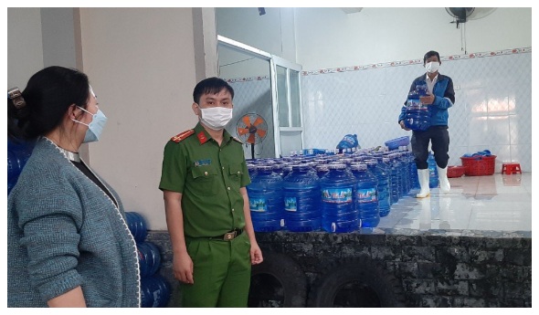 Công an xã cảm hoá 