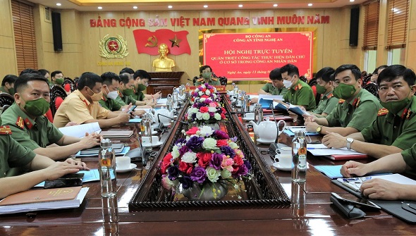 Quán triệt công tác thực hiện dân chủ ở cơ sở trong Công an nhân dân