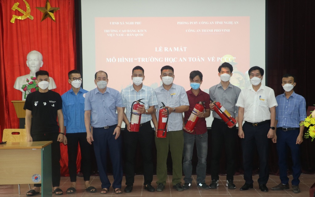 Ra mắt mô hình 