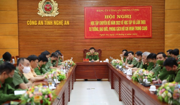 Học tập và làm theo tư tưởng, đạo đức, phong cách Hồ Chí Minh
