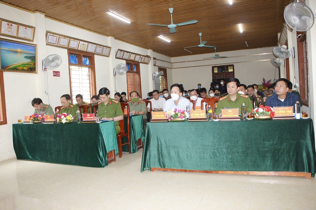 Các đại biểu tham dự lễ ra mắt mô hình