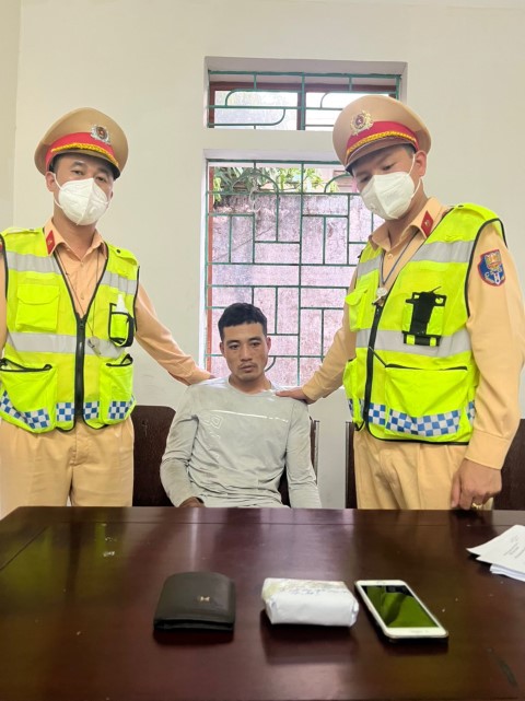 Đối tượng và tang vật tại cơ quan Công an