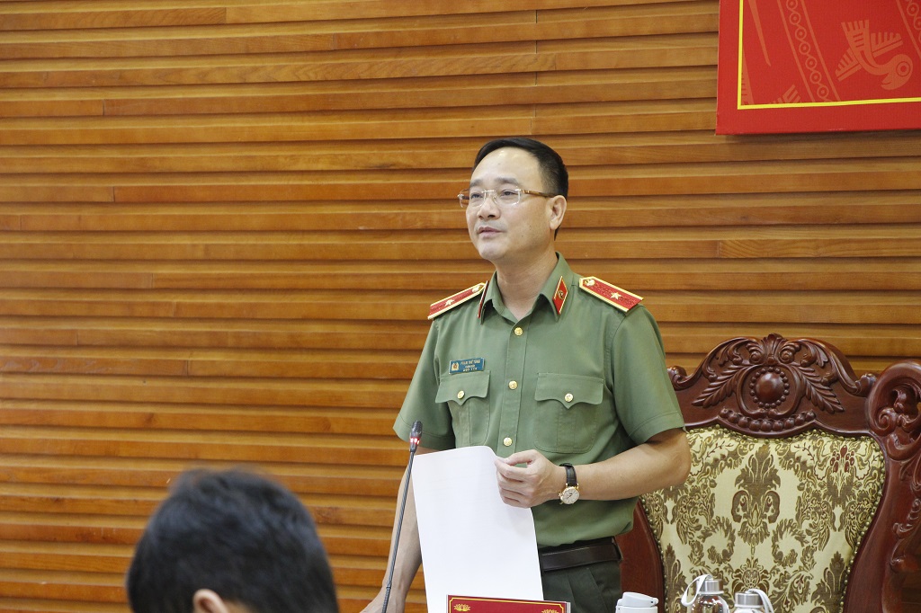 Đồng chí Thiếu tướng Phạm Thế Tùng, Giám đốc Công an tỉnh phát biểu kết luận Hội nghị