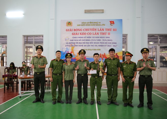Cúp vô địch môn kéo co thuộc về Đoàn cơ sở Phòng Cảnh sát Phòng cháy chữa cháy và cứu nạn cứu hộ