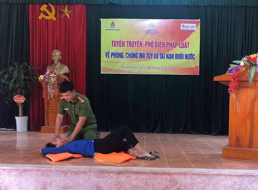 Buổi tuyên truyền giúp người dân và học sinh trang bị những kiến thức, kỹ năng tự phòng ngừa trước hiểm họa ma túy và tai nạn đuối nước