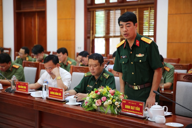 Đại diện Bộ Chỉ huy quân sự tỉnh phát biểu ý kiến