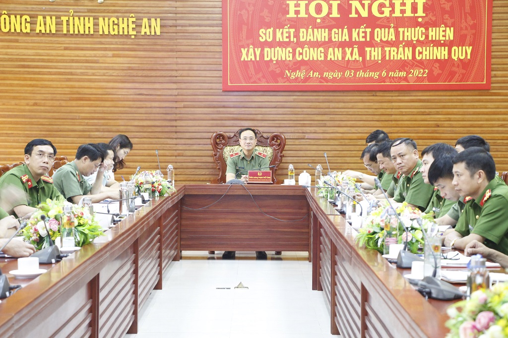 Đồng chí Thiếu tướng Phạm Thế Tùng, Giám đốc Công an tỉnh chủ trì Hội nghị tại điểm cầu Công an tỉnh Nghệ An