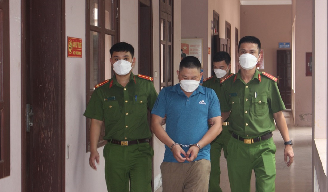 Bắt giữ đối tượng 'Lợi dụng chức vụ quyền hạn trong khi thi hành công vụ'