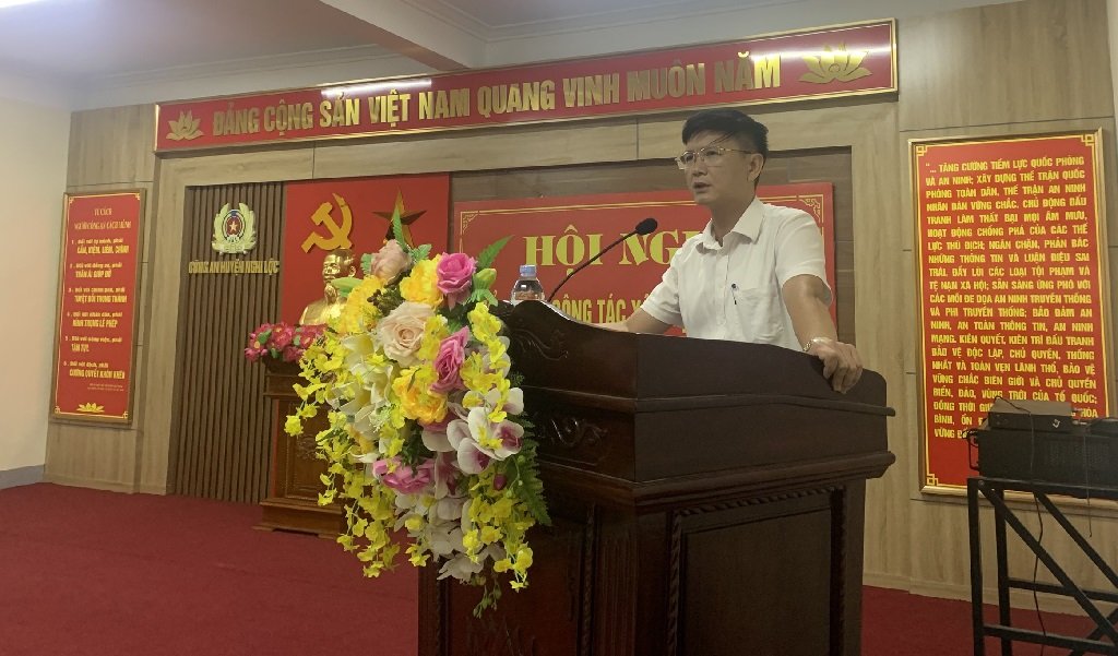 Lãnh đạo huyện Nghi Lộc phát biểu tại Hội nghị